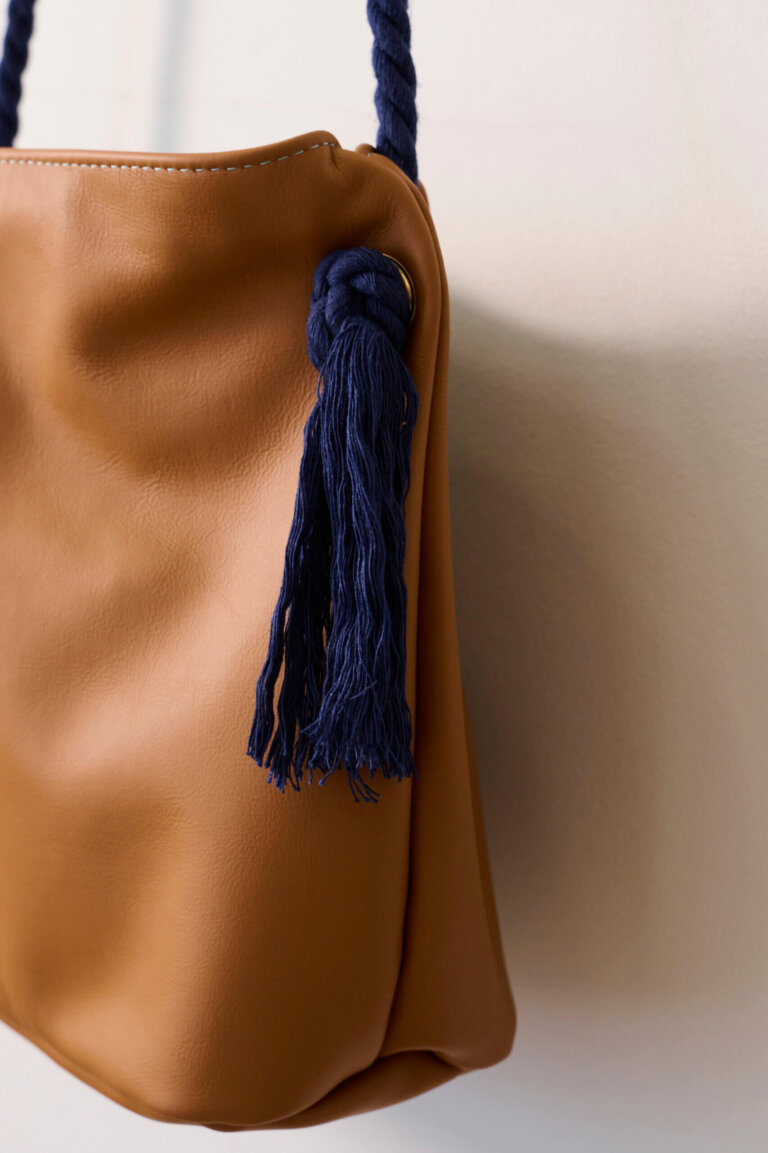 Voyage Shoulder Bag in Camel
