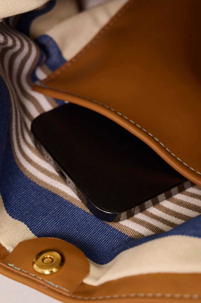 Voyage Shoulder Bag in Camel