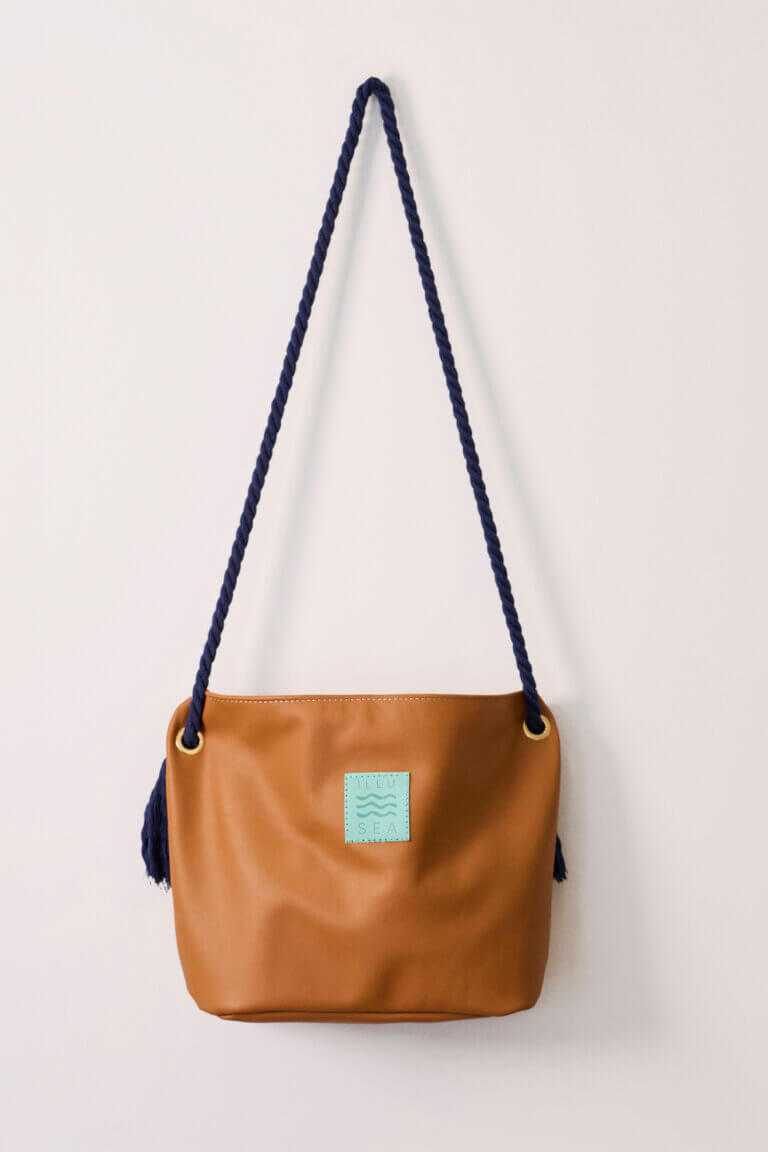 Voyage Shoulder Bag in Camel