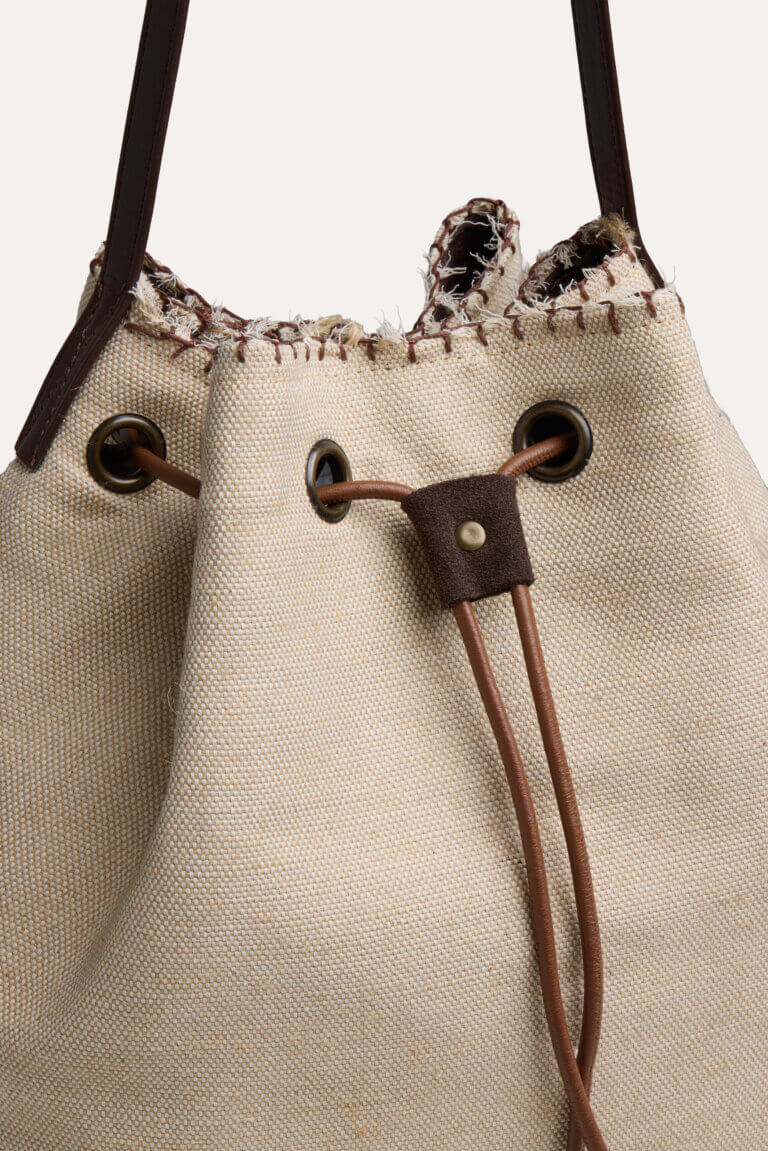 Large Wave Pouch Bag in Natural