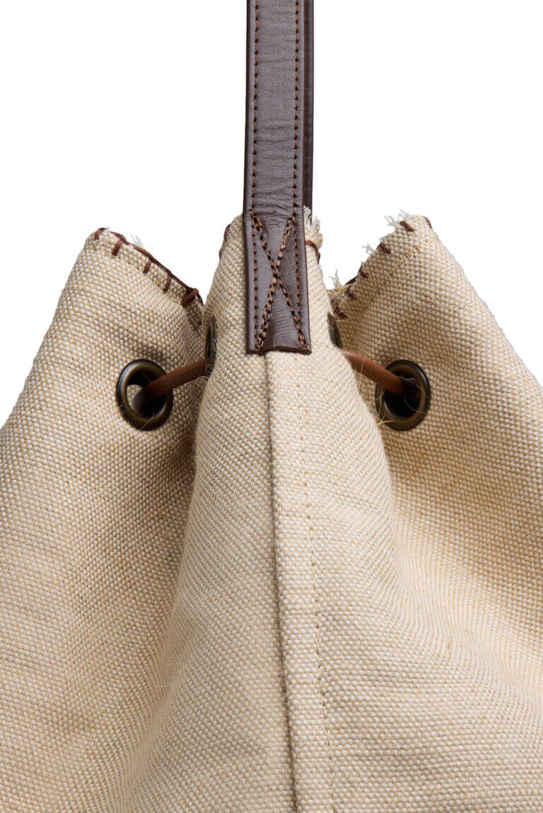 Large Wave Pouch Bag in Natural